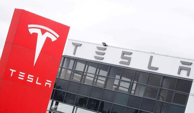 Tesla запустила в продажу детский квадроцикл в стиле Cybertruck