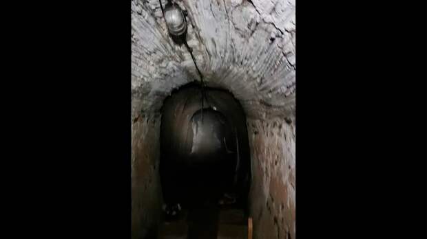 Фото: Мужчина обнаружил под своим домом разветвленную систему тоннелей Мужчина обнаружил под своим домом разветвленную систему тоннелей
