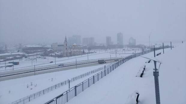 В Алтайском крае из‑за сильного ветра перекрыли новые дороги для грузовиков и автобусов