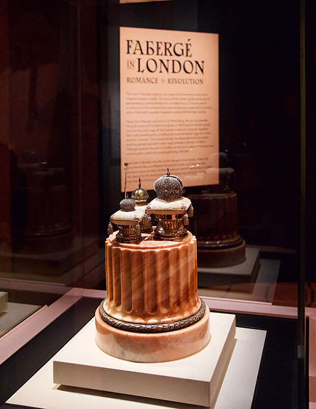 Кейт Миддлтон оценила яйца Фаберже для династии Романовых на выставке в Лондоне