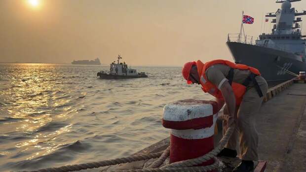 Бывшая советская республика заверила, что перестанет принимать танкеры из России. Что ей взамен пообещал ЕС?