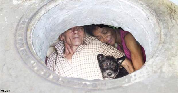 Эта пара живет в канализации уже 22 года. Но только гляньте, что там внутри!