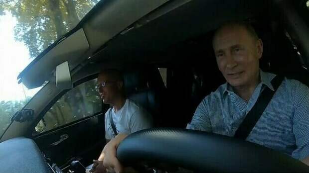 Путин рассказал, что подрабатывал таксистом. Реакция иностранцев