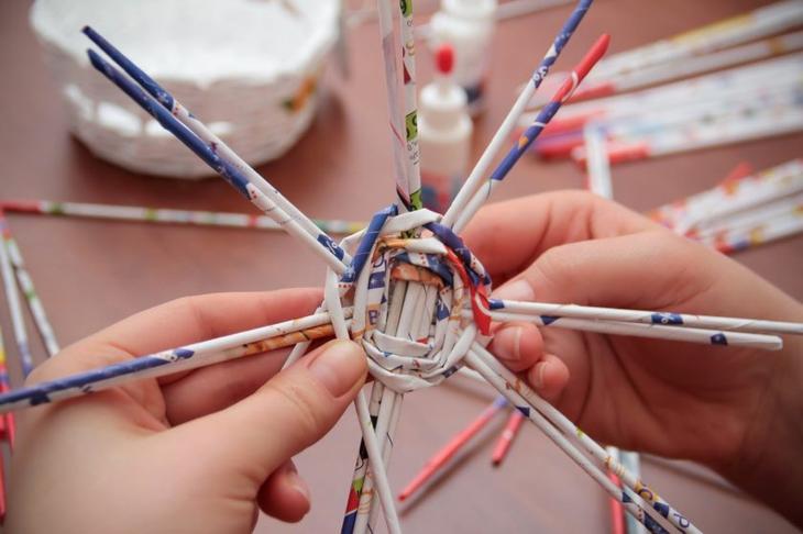 Плетение из газетных трубочек для начинающих