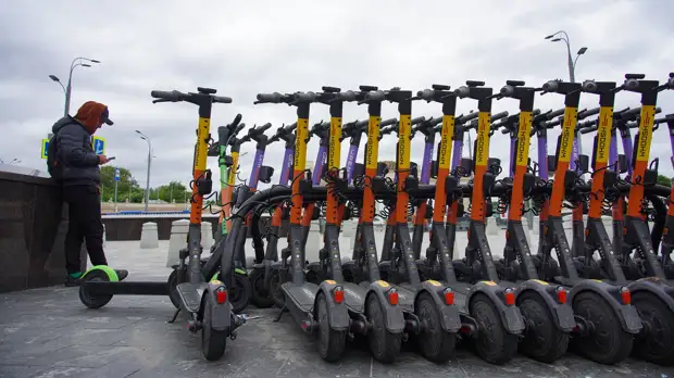 Сервисы аренды самокатов допустили рост стоимости поездок