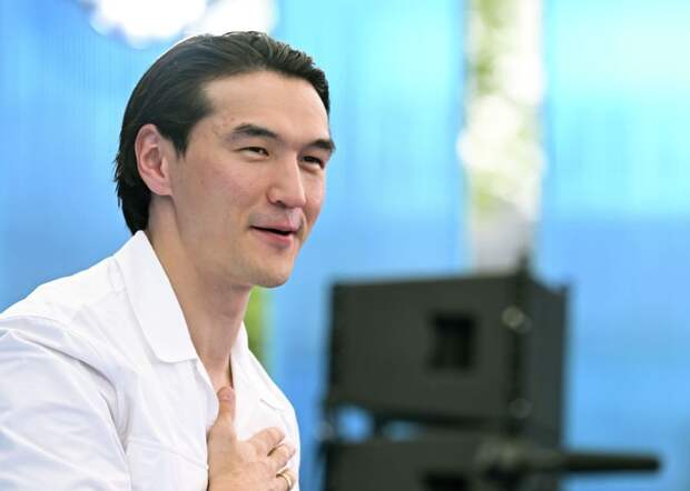 Комик Сабуров опубликовал первый пост после депортации из России