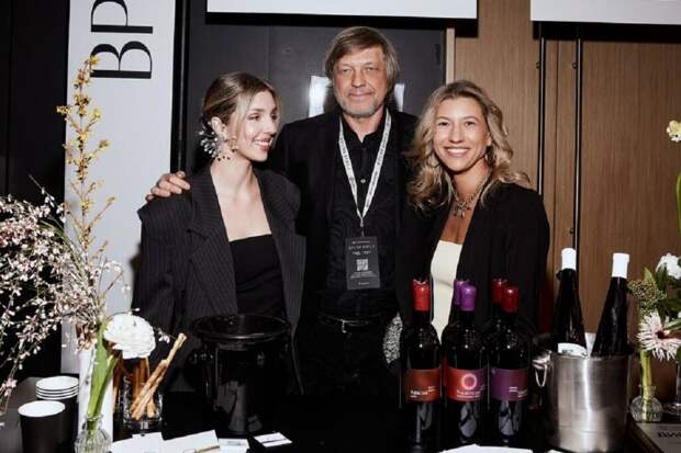 Эксперт СМИ2 объяснил, почему в стране выросли цены на вино