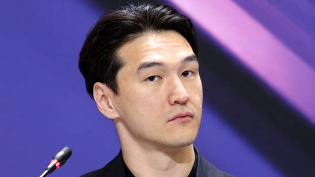 В Омске отменили концерт стендап-комика Нурлана Сабурова