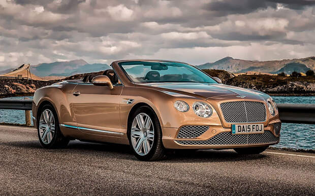 Bentley Continental ожидает обновление модели. Обновится и кабриолет, но пока его еще можно купить по цене от 19 500 000 рублей. Bentley Continental