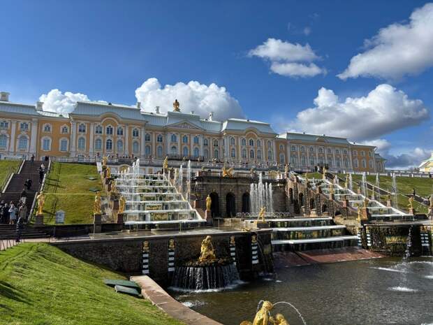 В ГМЗ "Петергоф" запустят ИИ для обработки отзывов посетителей