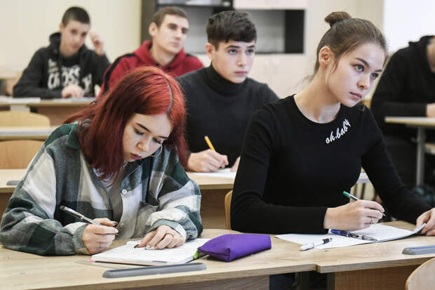 РИА Новости: второй иностранный язык не станет обязательным в школах