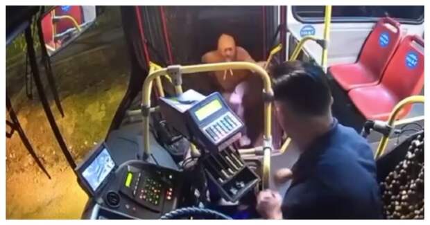 Дерзкое нападение на водителя автобуса