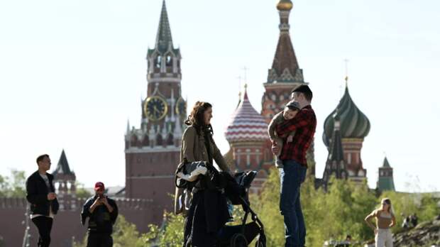 Путин: многодетных семей в России должно быть как можно больше
