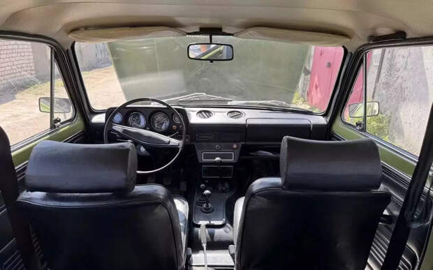 Легендарная Lada Niva с автографами создателей выставлена на продажу