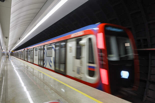 Москвичей призвали массово пересесть на метро
