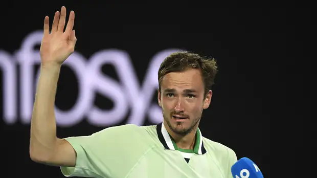 Австралийские болельщики освистали Медведева после упоминания Джоковича на AO-2022