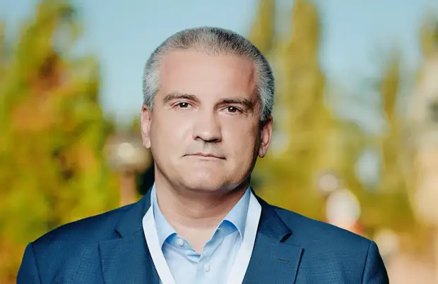 Аксёнов поздравил православных христиан с Воскресением Христовым