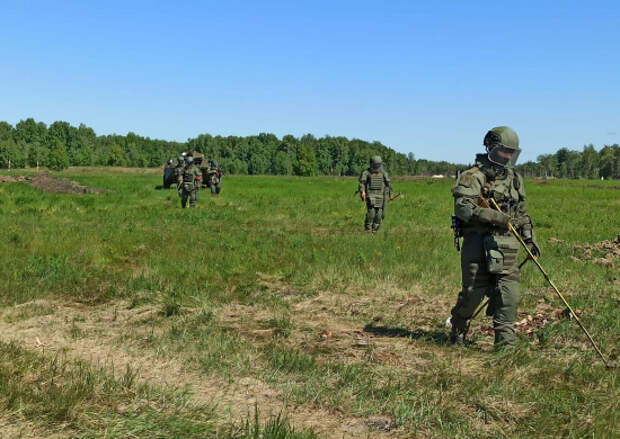 Военные инженеры ЦВО обеспечили переброску колонны бронетехники  в Кузбассе