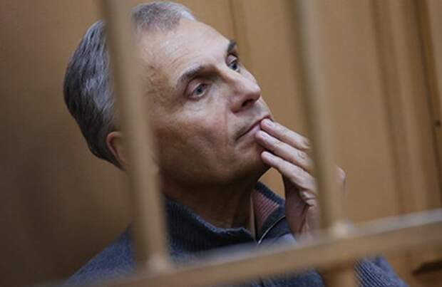 Бывшая жена арестованного губернатора Сахалина Александра Хорошавина жалуется на жизнь (2 фото + текст)