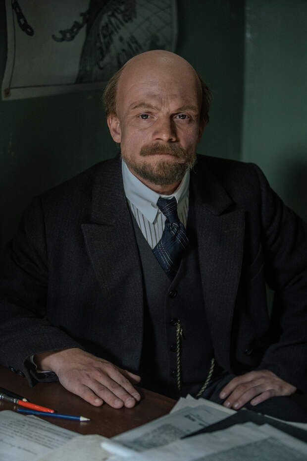 Евгений Ткачук в роли Владимира Ленина в сериале «Хроники русской революции»