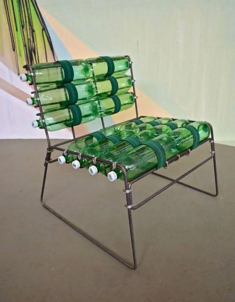 Скамейка из пластиковых бутылок