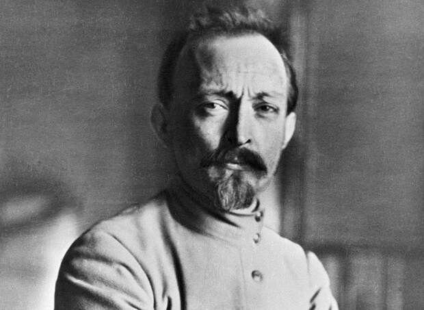 «А с портрета будет улыбаться нам Железный Феликс» Почему Дзержинский — Железный?