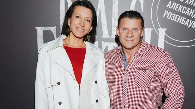 Муж Елены Борщёвой рассказал, как поддерживает супругу: «Даже не приняв душ, приехал»