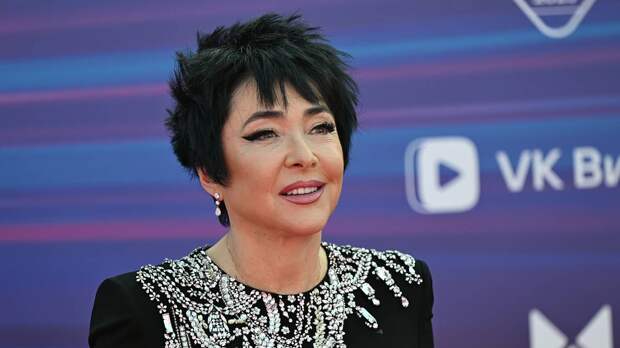 Лолите пришлось вызвать скорую из-за курения