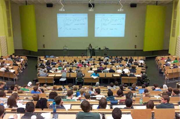 11 вузов получили предостережения от Рособрнадзора