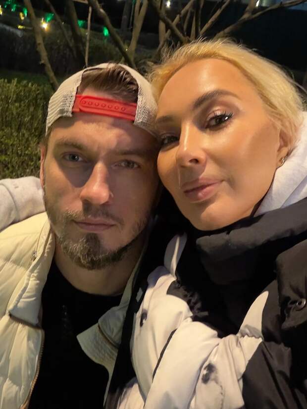 Лера Кудрявцева порадовала поклонников совместной с мужем фотографией