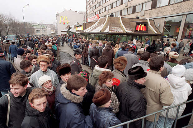 Очередь в макдональдс 1990 фото