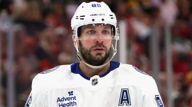 Игрок «Флориды» и «Тампы» устроили массовую драку после фола на Кучерове, заработав 137 штрафных минут