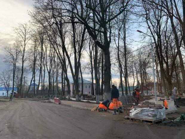 Торопец благоустраивают к празднованию 950-летия первого летописного упоминания города - фоторепортаж Торопец благоустраивают к празднованию 950-летия первого летописного упоминания города - фоторепортаж