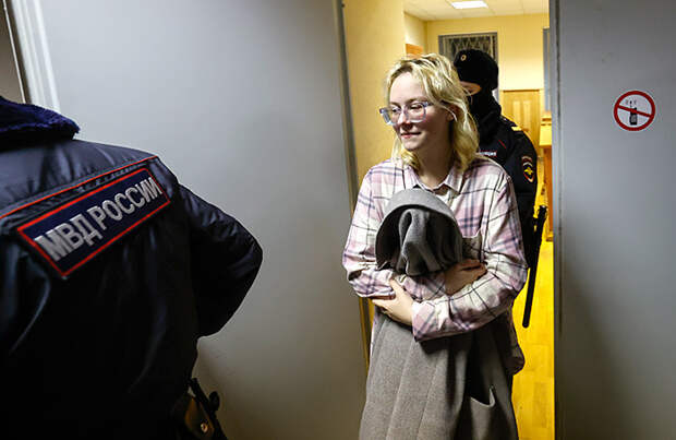 Вокалистку группы «Стоптайм» арестовали в третий раз на 13 суток