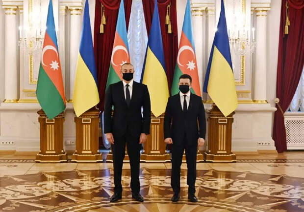 Зеленский и Алиев в Киеве обсудили «гибридные угрозы» и распродажу украинского имущества
