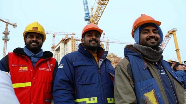 Мигранты заполонят Россию к 2030-му: 11 млн рабочих из Индии и Азии