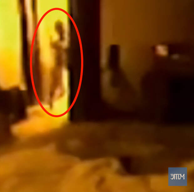 Ролик канала History показывает “пришельца” в спальне мужчины (ВИДЕО)