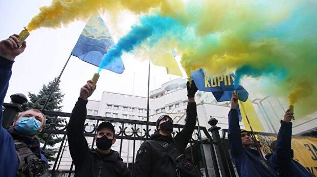 Вырождение нации. Над всей Руиною безоблачное небо