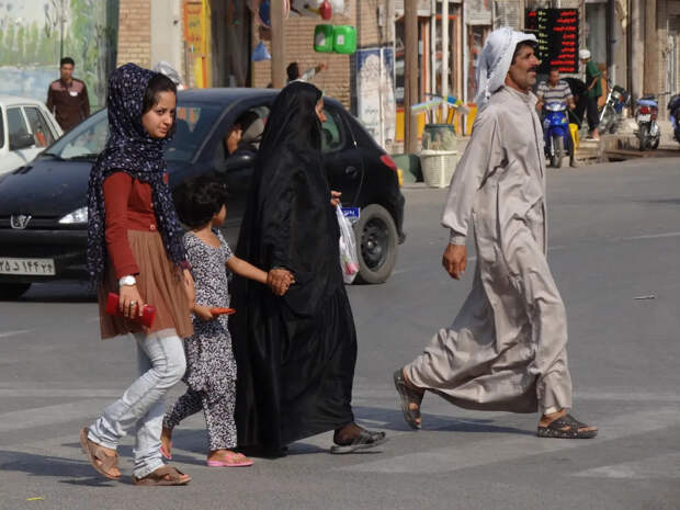 Иран, власть, общество: на пути реформ или конфронтации?