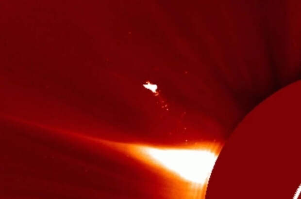 На снимках Солнца вновь обнаружили загадочный объект