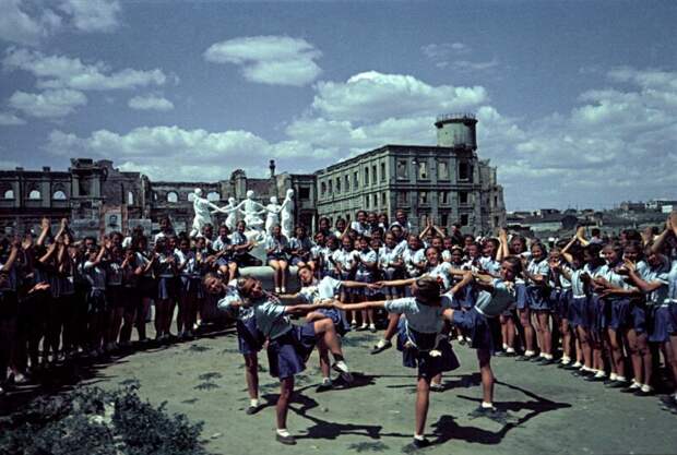 Первый послевоенный спортивный парад в Сталинграде, 1945 год 1945, парад, сталинград