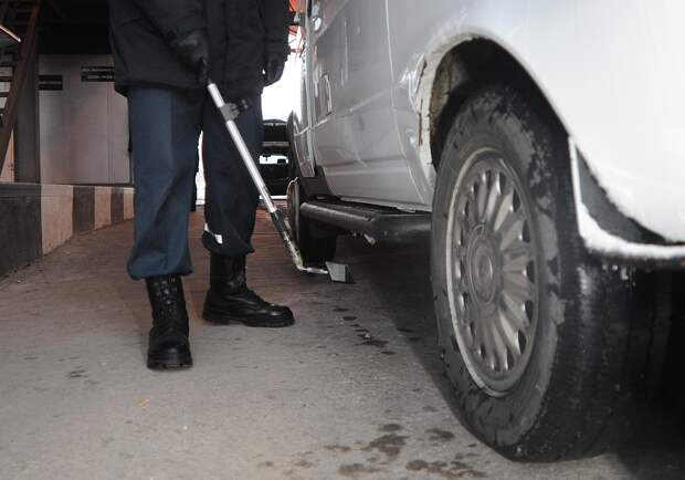 Под машиной россиянки с фамилией Зеленская нашли подозрительный предмет