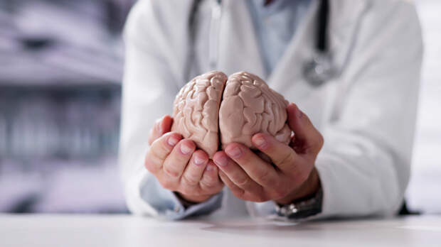 Эти привычки убивают память и мозг: первые признаки деменции и болезни Альцгеймера