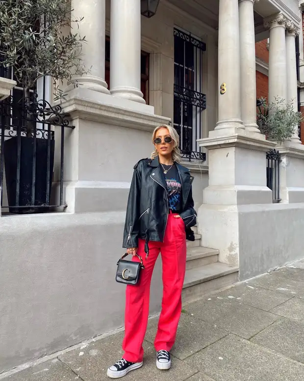 Базовый гардероб весны 2022: вещи, которые рекомендуют приобретать стилисты