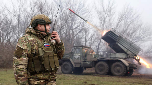 Российские военные нанесли огневое поражение 14 бригадам ВСУ в Курской области