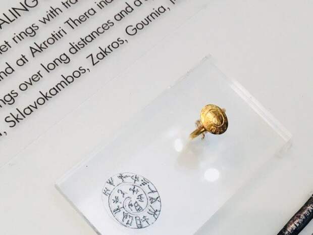 Источник фотографий: https://7x7-journal.ru/posts/2018/11/07/puteshestvie-na-krit-5-istoricheskij-muzej-okonchanie