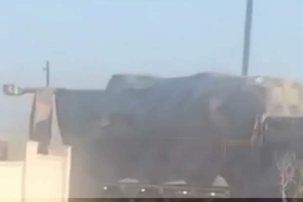 Появилось видео, как ВС Азербайджана стягивает технику к границе с Ираном