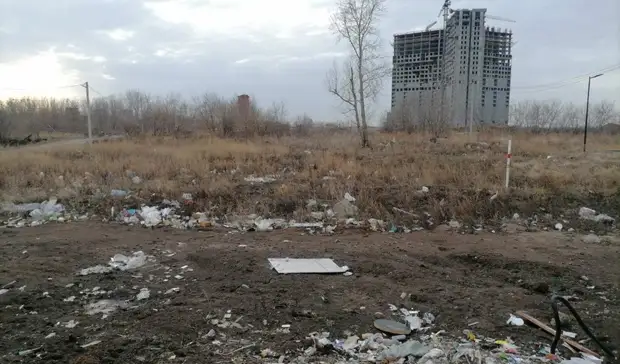 Лужу мазута на ДОКе в Тюмени обещали убрать, но она до сих пор на месте