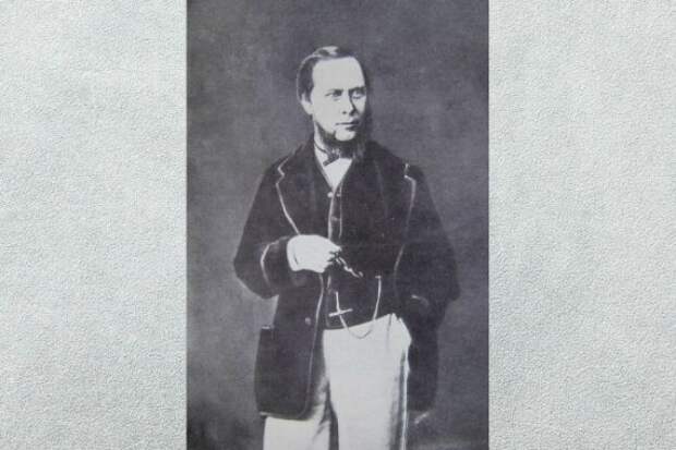 За что Михаил Евграфович Салтыков был отправлен в Вятскую губернию