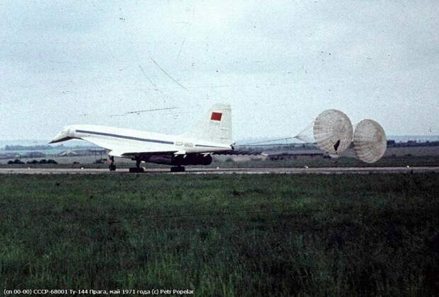 Ту-144 садится в Пражском аэропорту. 1977 история, ретро, фото
